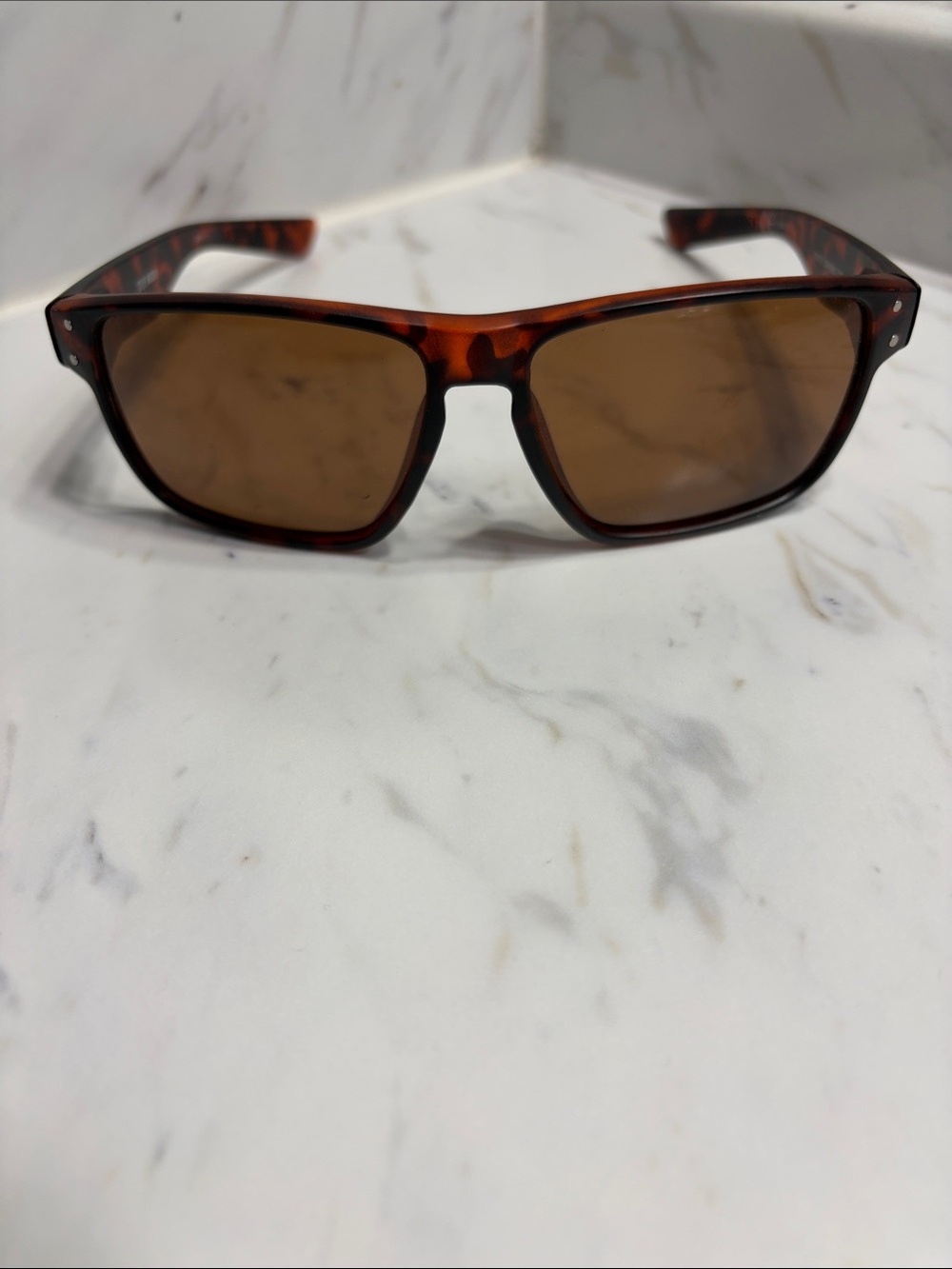 Steve Madden UN1219 Tortoiseshell Brown Lens Sunglasses